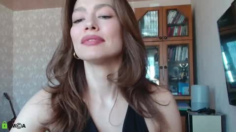 Alicia online show from March 2026 07:44:01 AM