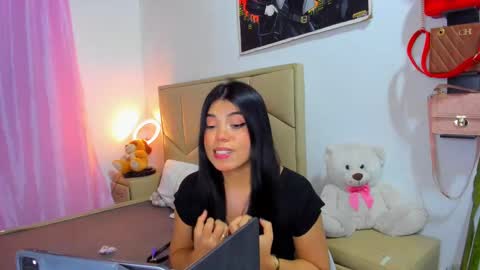 Snapshot of aliciabiden chatting on October 2025 05:50:02 AM aliciabiden online show from October 2025 05:50:02 AM