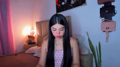 Snapshot of aliciabiden chatting on November 2025 07:05:02 AM aliciabiden online show from November 2025 07:05:02 AM