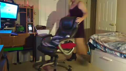 Snapshot of aliciadehart181 chatting on October 2025 01:37:02 AM Alicia deHart Help me reach 1000 Followers. Its FREE online show from October 2025 01:37:02 AM