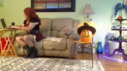 Snapshot of aliciadehart181 chatting on October 2025 07:47:01 PM Alicia deHart Help me reach 1000 Followers. Its FREE online show from October 2025 07:47:01 PM