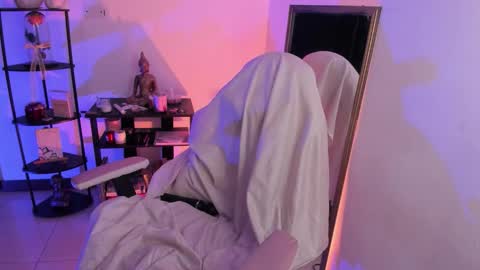 Alicia Grace online show from November 2025 09:25:01 PM