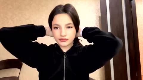 Snapshot of alidagenthner chatting on March 2026 05:04:01 PM Niki online show from March 2026 05:04:01 PM