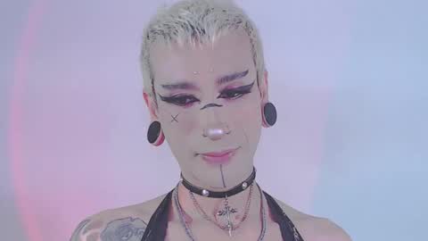 Snapshot of alienexxx chatting on February 2026 01:25:02 AM online show from February 2026 01:25:02 AM