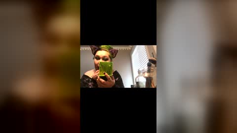 Snapshot of alientboy chatting on February 2026 07:10:01 PM alientboy online show from February 2026 07:10:01 PM