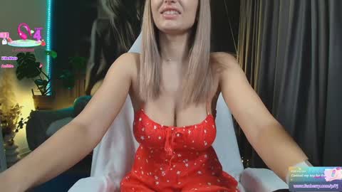 Snapshot of aliessia chatting on December 2025 05:02:01 AM Aliessia online show from December 2025 05:02:01 AM