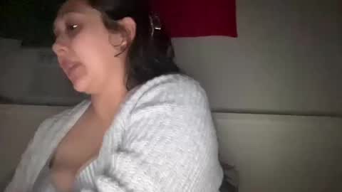 alihandra_ale online show from October 2025 04:02:01 AM