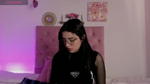 Snapshot of aliice_walker_ chatting on December 2024 06:44:01 PM aliice_walker_ online show from December 2024 06:44:01 PM