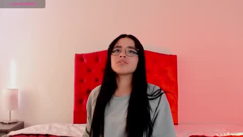 Snapshot of aliice_walker_ chatting on December 2024 06:45:02 PM aliice_walker_ online show from December 2024 06:45:02 PM