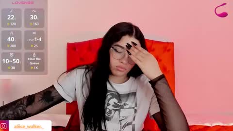 Snapshot of aliice_walker_ chatting on December 2024 03:55:01 PM aliice_walker_ online show from December 2024 03:55:01 PM