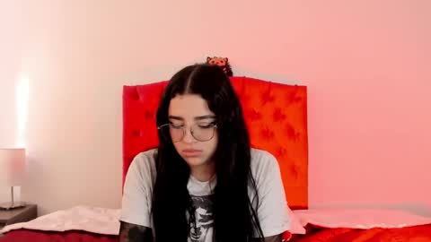 Snapshot of aliice_walker_ chatting on December 2024 06:58:02 PM aliice_walker_ online show from December 2024 06:58:02 PM