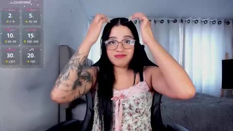 Snapshot of aliice_walker_ chatting on November 2025 09:26:01 PM aliice_walker_ online show from November 2025 09:26:01 PM