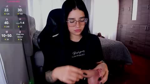 Snapshot of aliice_walker_ chatting on December 2025 04:27:01 PM aliice_walker_ online show from December 2025 04:27:01 PM