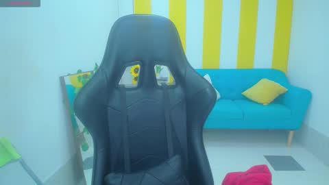 alina09_ online show from November 2025 05:18:01 PM