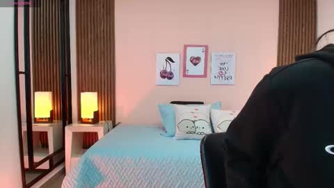 Snapshot of alina_martinelli chatting on November 2025 11:32:02 AM Alina online show from November 2025 11:32:02 AM