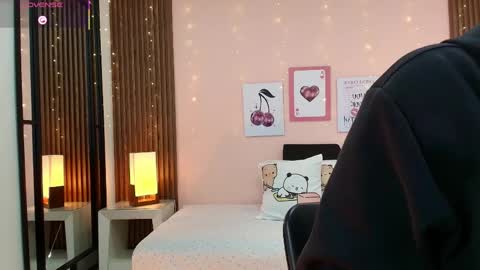 Alina online show from April 2026 11:32:01 AM