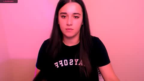 Snapshot of alinaasti_ chatting on November 2025 08:46:02 AM Alina online show from November 2025 08:46:02 AM