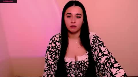 Snapshot of alinaasti_ chatting on November 2025 08:27:01 AM Alina online show from November 2025 08:27:01 AM