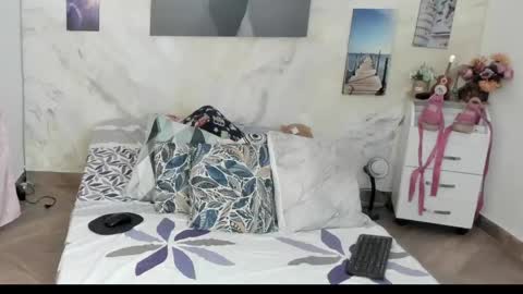 alinabozz1 online show from April 2026 12:02:01 AM