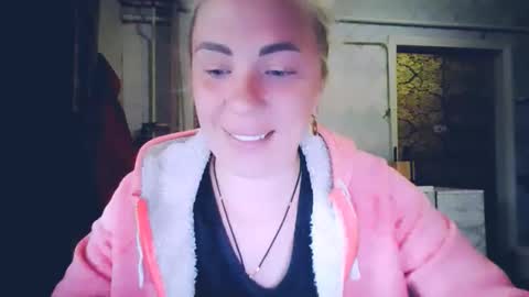 Snapshot of alinafrey_ chatting on May 2026 05:45:02 AM Alina online show from May 2026 05:45:02 AM