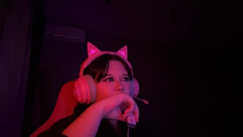 Snapshot of alinalovelove chatting on April 2026 07:58:02 PM Alina online show from April 2026 07:58:02 PM