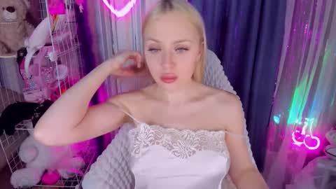 alinaocean online show from March 2026 12:10:02 PM