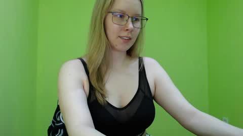 alinasei online show from April 2026 12:43:01 PM