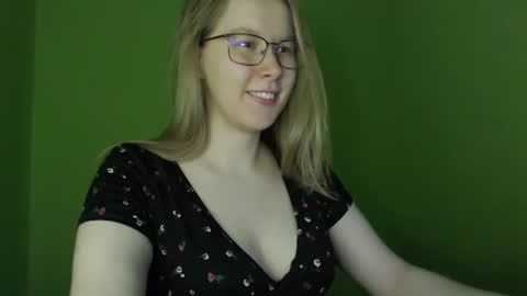 Snapshot of alinasei chatting on June 2026 06:05:01 AM alinasei online show from June 2026 06:05:01 AM