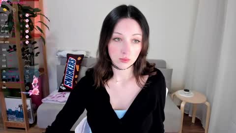 Snapshot of aline_dreamy chatting on April 2026 08:00:02 PM Alya PVT open online show from April 2026 08:00:02 PM