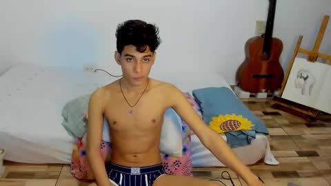 Snapshot of aliotttwink chatting on December 2025 04:18:02 AM AliotTwink online show from December 2025 04:18:02 AM