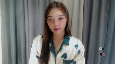 Snapshot of alisa_kiss_ chatting on February 2025 04:33:02 PM Shanti xhey online show from February 2025 04:33:02 PM