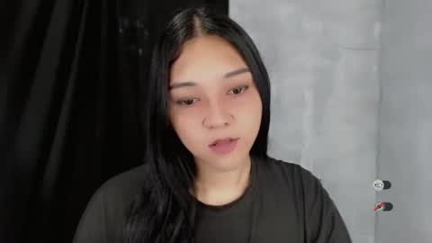 Snapshot of alisa_kiss_ chatting on October 2025 10:56:01 PM Shanti xhey online show from October 2025 10:56:01 PM