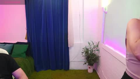 Alisa Aleks online show from November 2025 03:33:01 PM