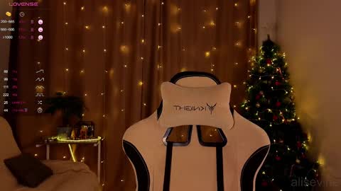 Snapshot of alisevine chatting on January 2025 06:31:01 PM Alisa online show from January 2025 06:31:01 PM