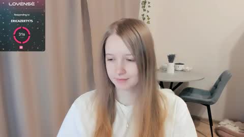 Snapshot of alisha_ley chatting on October 2025 01:33:02 PM Alya online show from October 2025 01:33:02 PM