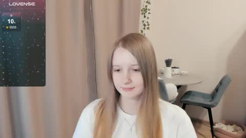 Snapshot of alisha_ley chatting on November 2025 11:47:02 PM Alya online show from November 2025 11:47:02 PM