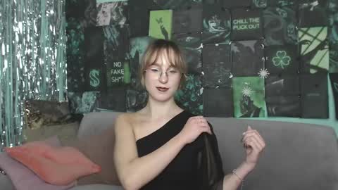 alishakelly online show from October 2025 05:52:01 AM