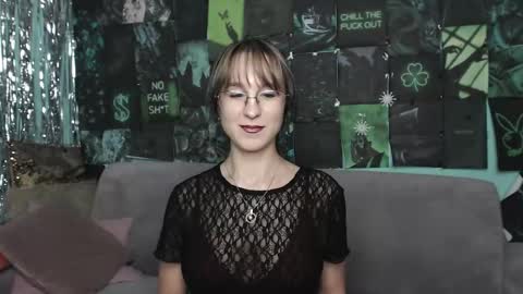 alishakelly online show from November 2025 05:44:01 AM