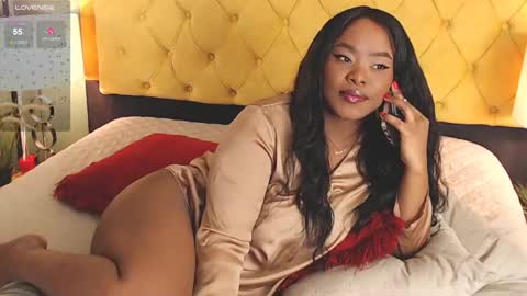 Luna online show from December 2024 11:49:01 PM