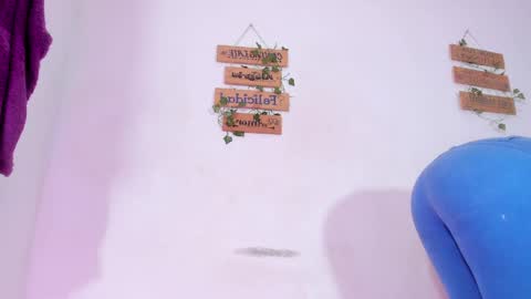 Snapshot of alisiacollinsss chatting on May 2026 07:28:02 AM Alisia online show from May 2026 07:28:02 AM