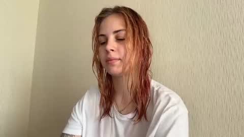 Snapshot of alismoona chatting on June 2026 06:22:02 AM Alisa online show from June 2026 06:22:02 AM