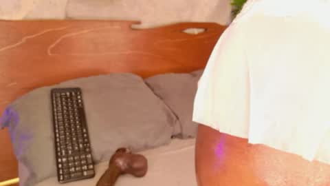 Alison Moon  online show from March 2026 10:29:02 PM