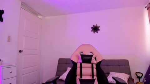 iraide online show from February 2025 01:52:01 PM