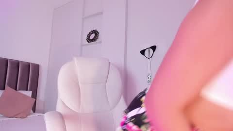 Snapshot of alisson_sanders chatting on February 2025 12:30:02 PM Alisson online show from February 2025 12:30:02 PM