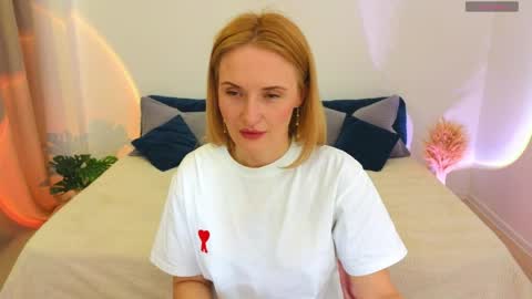 alisssarose online show from April 2026 09:37:02 PM