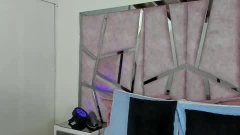 Snapshot of alixmartin1 chatting on October 2025 09:59:01 PM alix online show from October 2025 09:59:01 PM