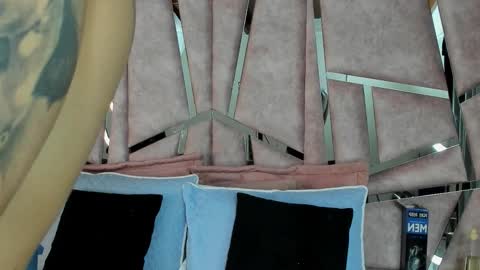 Snapshot of alixmartin1 chatting on October 2025 09:37:01 PM alix online show from October 2025 09:37:01 PM