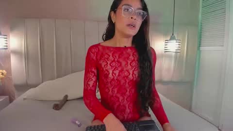 alizza_ online show from September 2025 12:05:01 PM