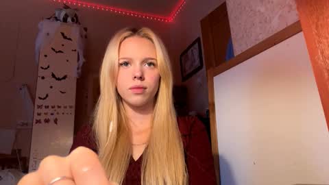 Snapshot of allegralenherr chatting on November 2025 09:43:01 AM Lina online show from November 2025 09:43:01 AM