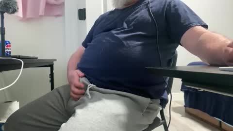 Allergictolove online show from April 2026 11:16:01 PM